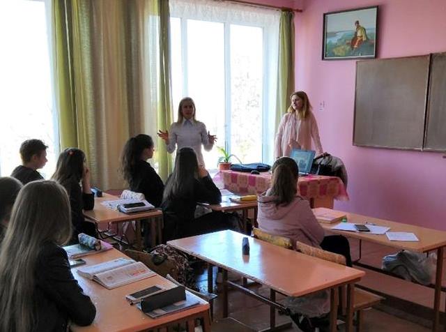 Учні Залозецької школи дізнались про перспективи професії викладача